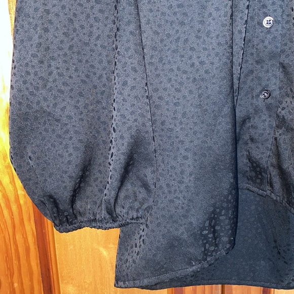 Off the Shoulder Blouse - Picture 4 of 5